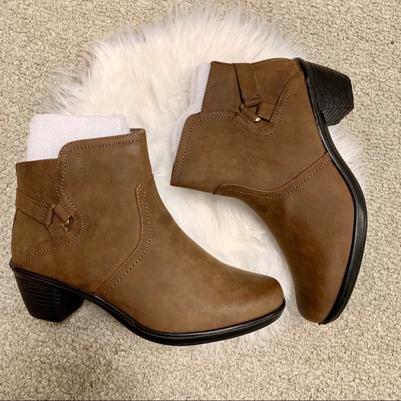 Easy Street Women's Dawnta Ankle Bootie Brown Matt - Picture 8 of 8